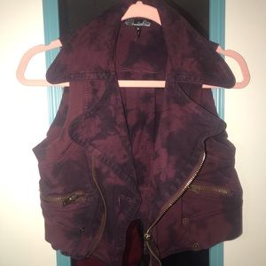 3/$10⚡️Vest (Crop top)